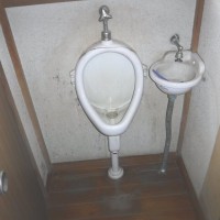 和式トイレ ⇒ 様式トイレのサムネイル